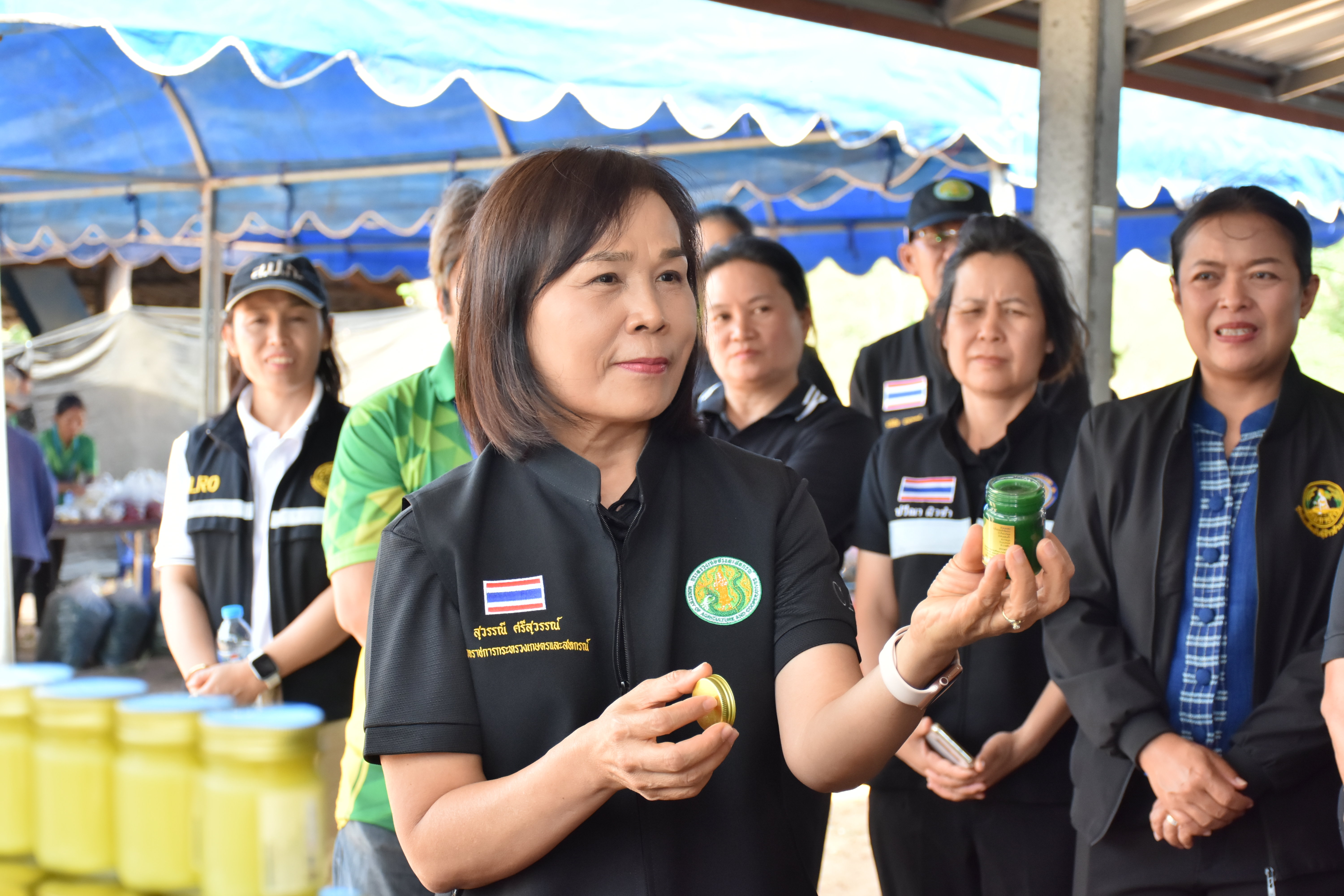 title - ผู้ตรวจราชการกระทรวงเกษตรและสหกรณ์ เขตตรวจราชการที่ 14 (นางสุวรรณี ศรีสุวรรณ์) และคณะผู้ตรวจราชการกรม ลงพื้นที่ตรวจติดตามนโยบายยกระดับสินค้าเกษตรและบริการมูลค่าสูง การพัฒนาสินค้าเกษตรมูลค่าสูง โครงการส่งเสริมและพัฒนาสินค้าเกษตรชีวภาพ (สมุนไพร) ณ แปลงใหญ่สมุนไพร หมู่ 10 บ้านห้วยร่องคำ ตำบลกุดปลาดุก อำเภอเมืองอำนาจเจริญ จังหวัดอำนาจเจริญ